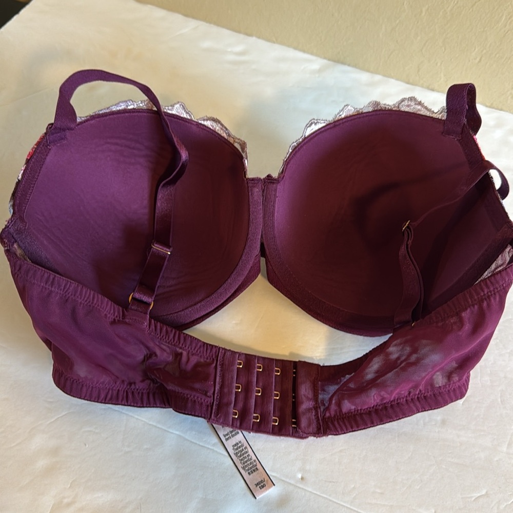 Victoria Secret Women’s Floral embroidered Dream Angels Lined Demi Bra - Picture 2 of 13